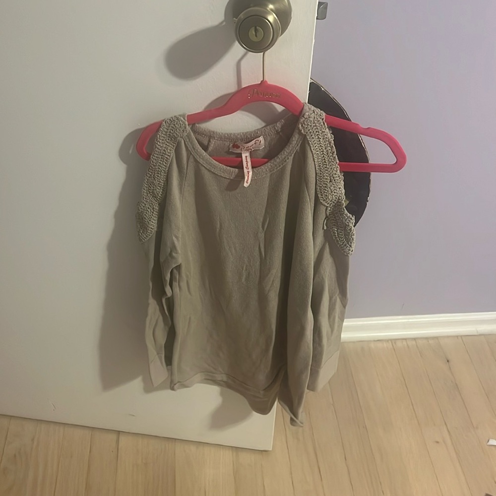 Cutout long sleeve great material offer bundle to save. Size S from Von maur